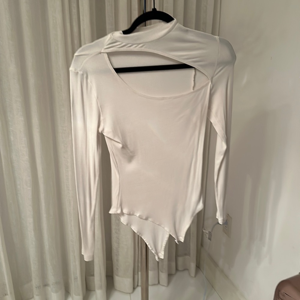 Runway the label top